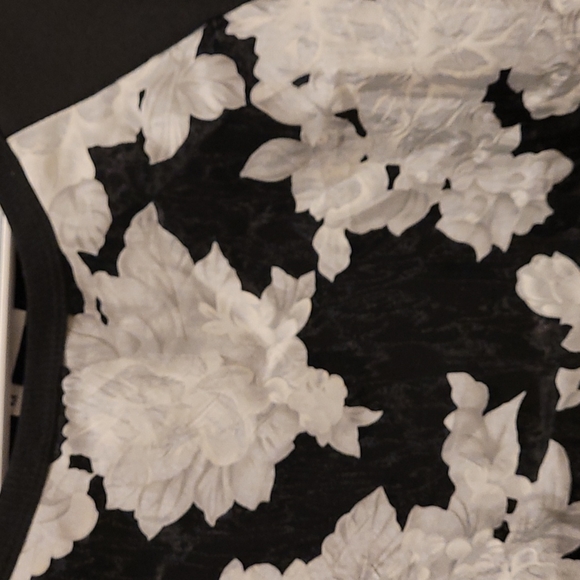 Floral top - Picture 4 of 9